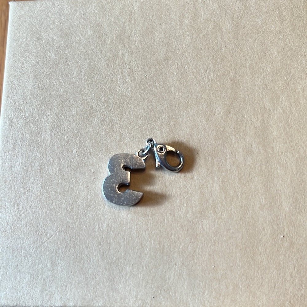 Disney charm - Picture 2 of 2